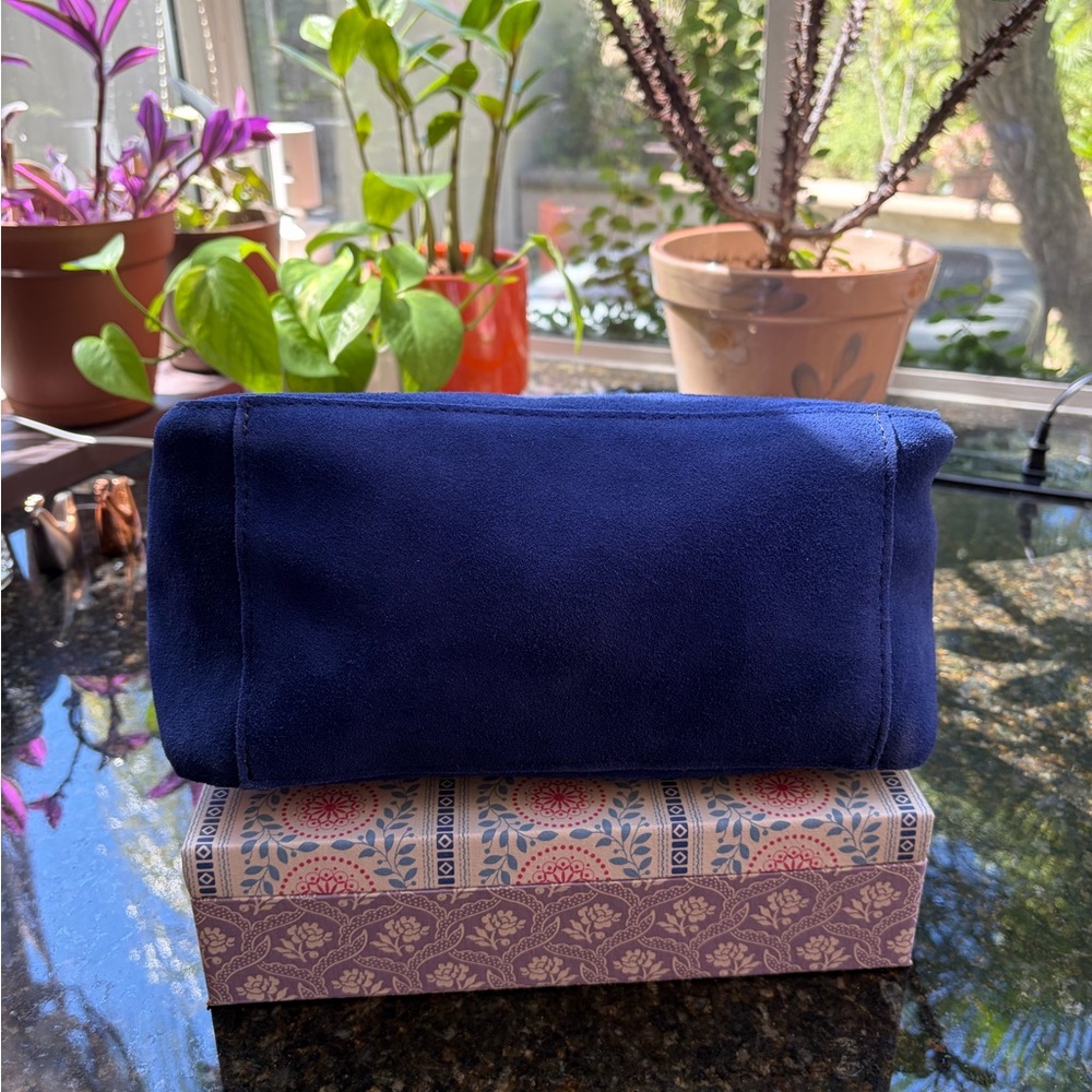 Portland Leather Joni Blue Flora Shoulder Bag - Retired - Picture 4 of 8